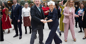  ബ്രിട്ടീഷ് പാര്‍ലമെന്റില്‍ എംപിമാരുടെ നൃത്തവീഡിയോ വിവാദത്തില്‍